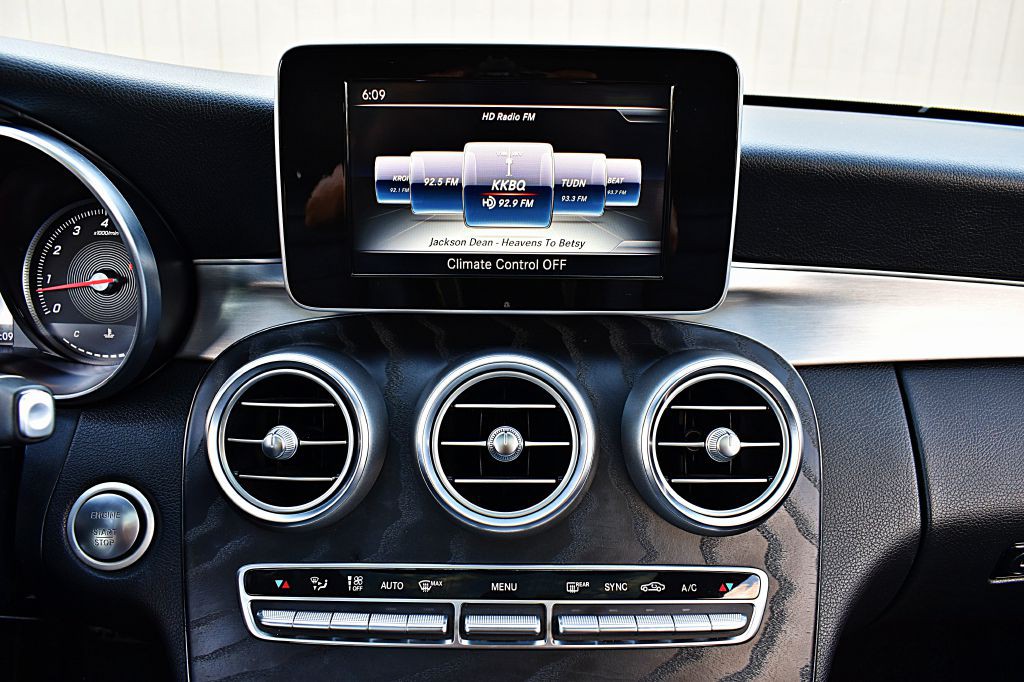 2018 Mercedes-Benz C-Class Image 28