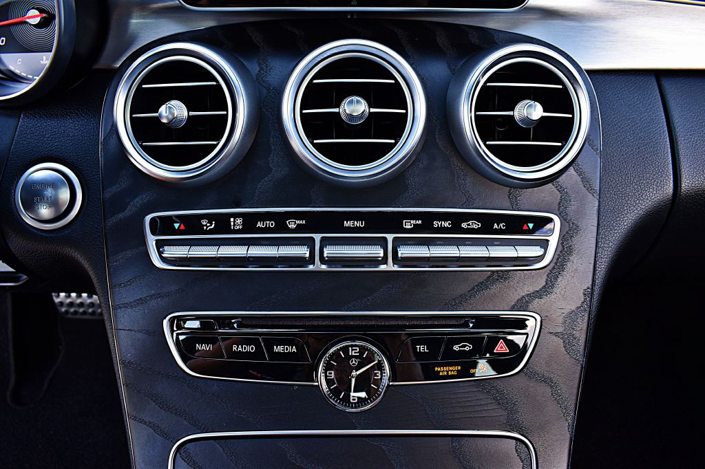 2018 Mercedes-Benz C-Class Image 32