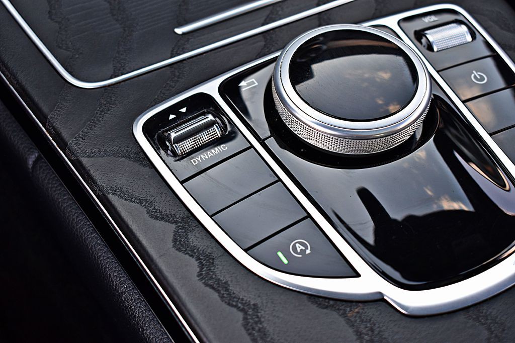 2018 Mercedes-Benz C-Class Image 35