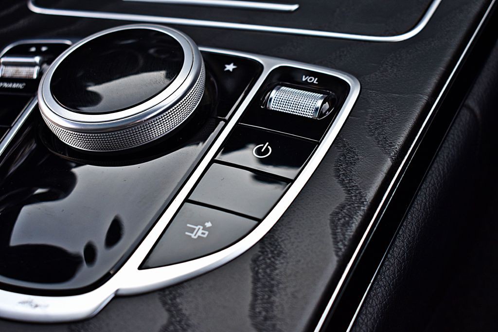 2018 Mercedes-Benz C-Class Image 36