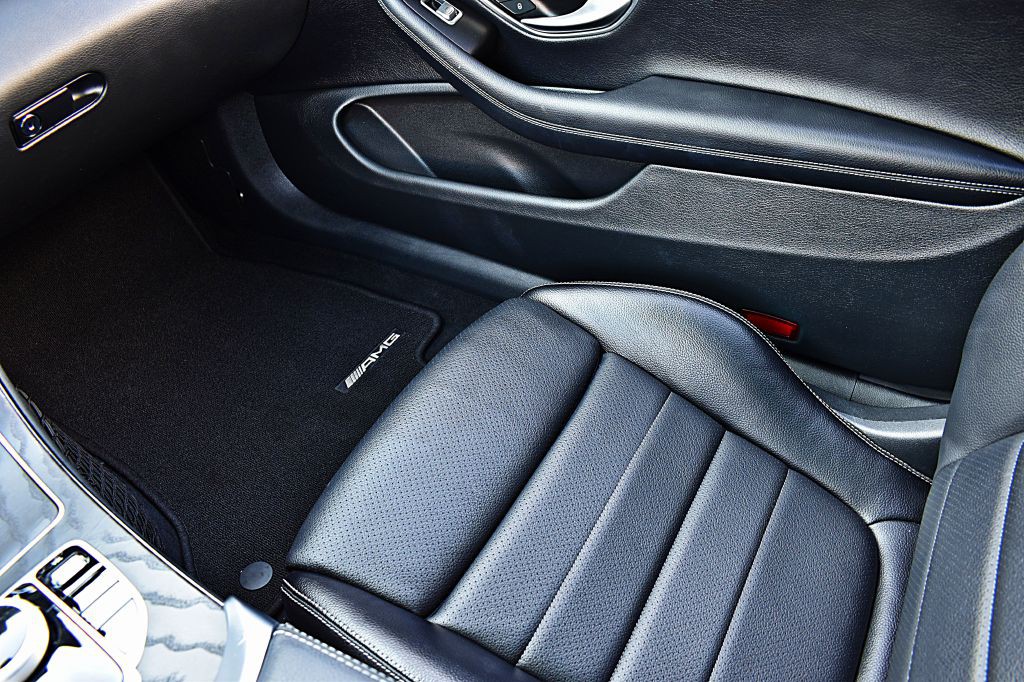 2018 Mercedes-Benz C-Class Image 38