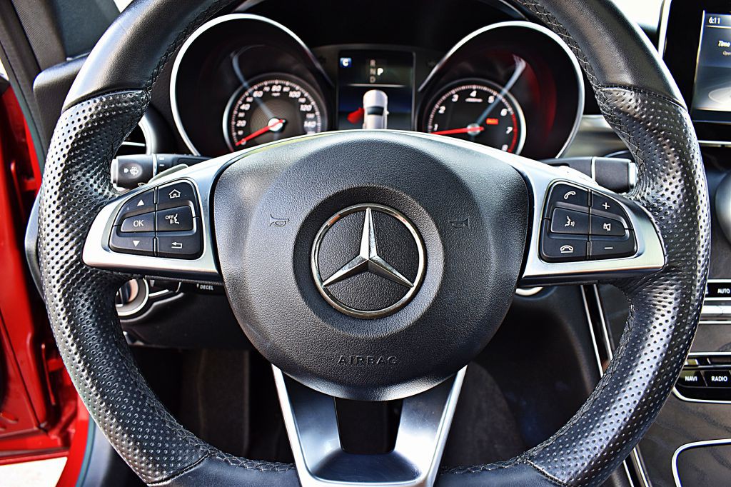 2018 Mercedes-Benz C-Class Image 40