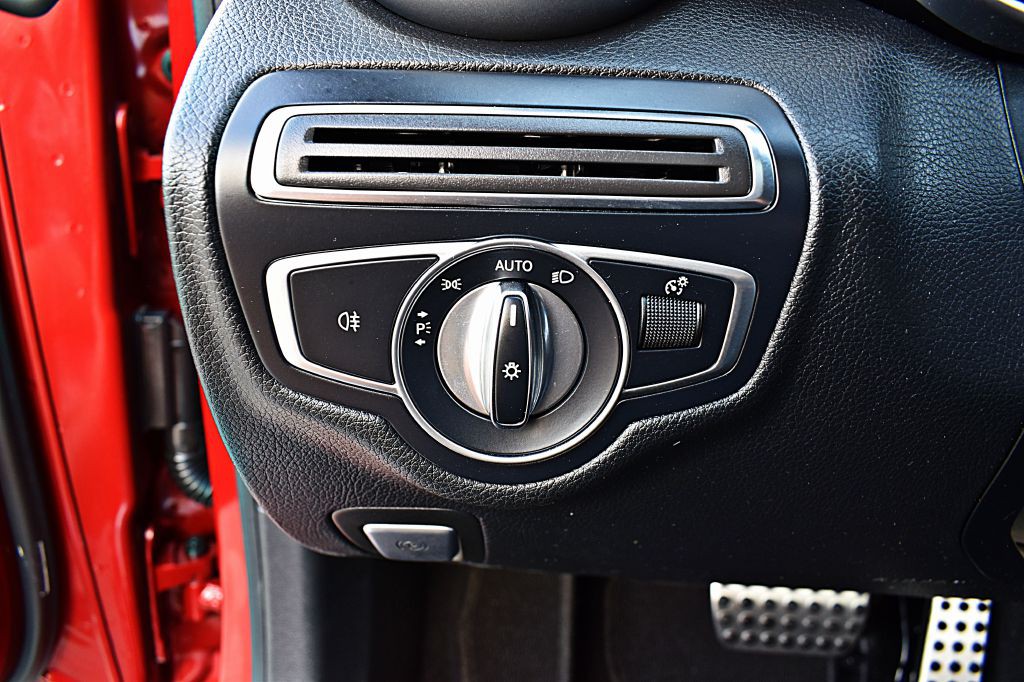 2018 Mercedes-Benz C-Class Image 44
