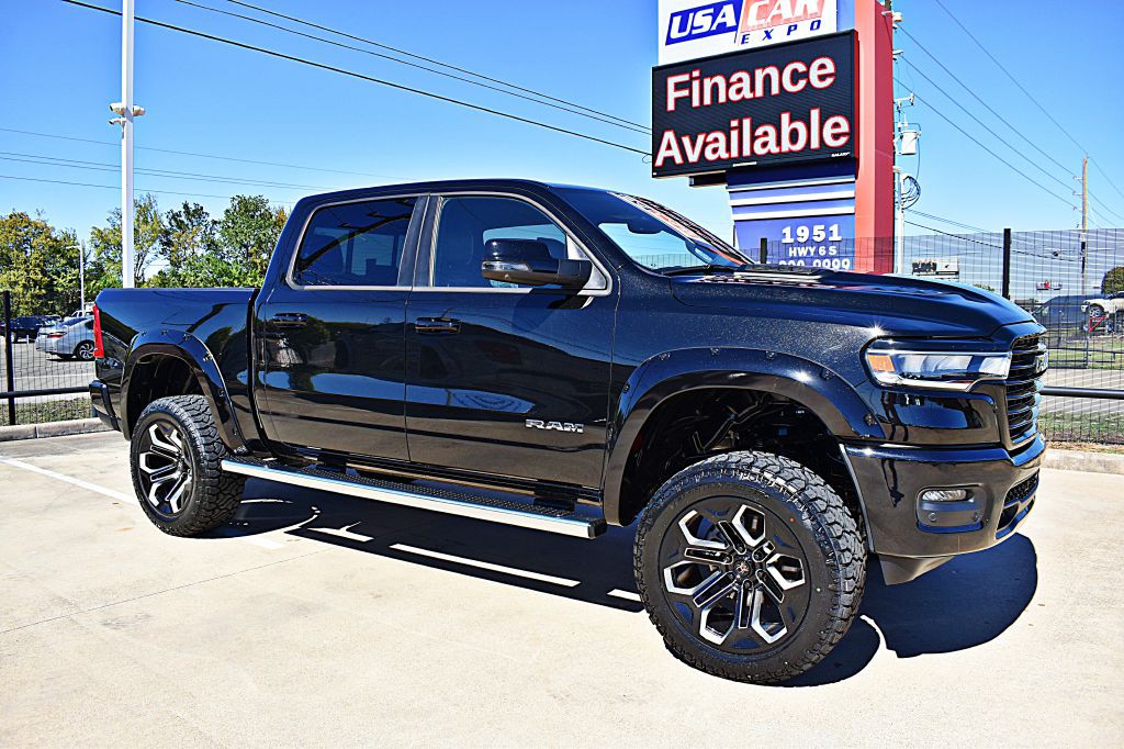 2025 RAM 1500 Image 3