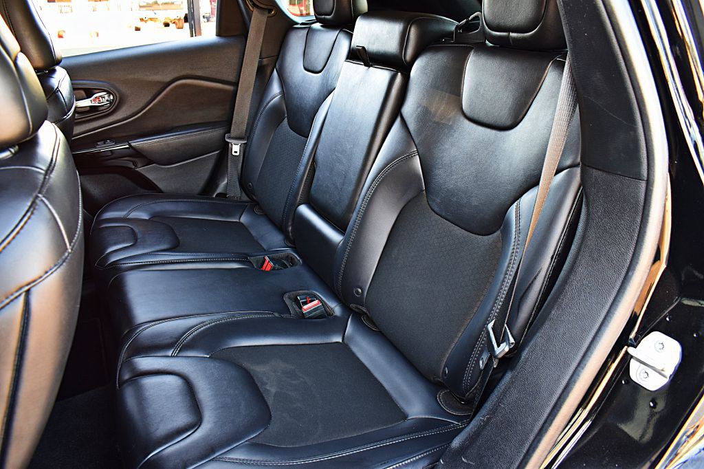 2019 Jeep Cherokee Image 18