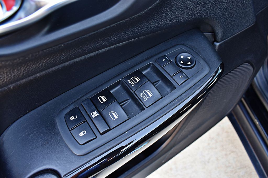 2019 Jeep Cherokee Image 40