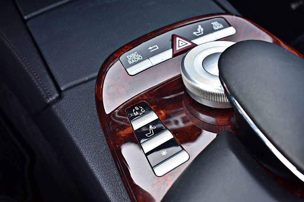 2008 Mercedes-Benz S-Class Image 34