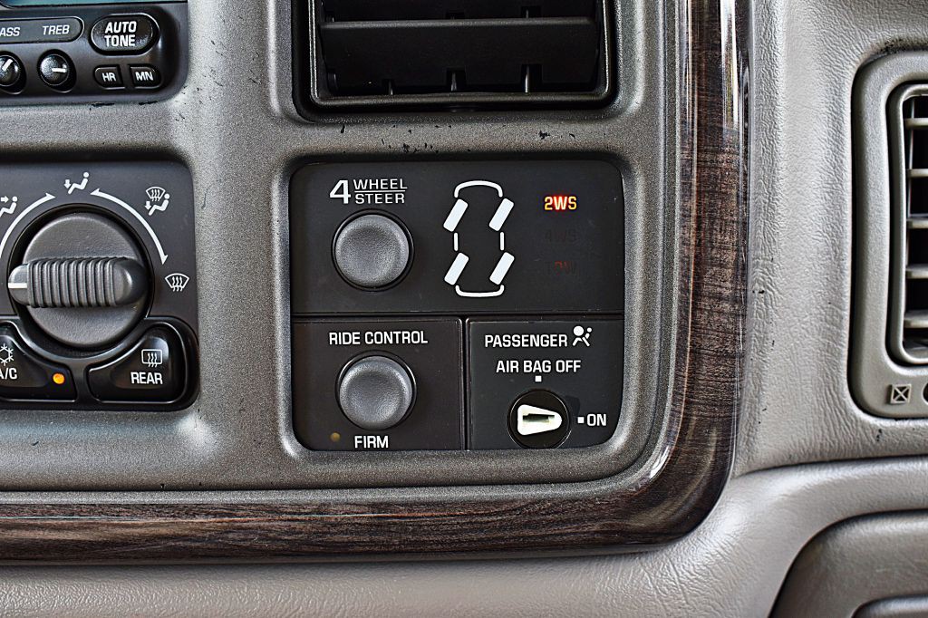 2002 GMC Sierra Image 30