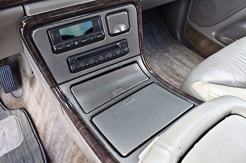 2002 GMC Sierra Image 32