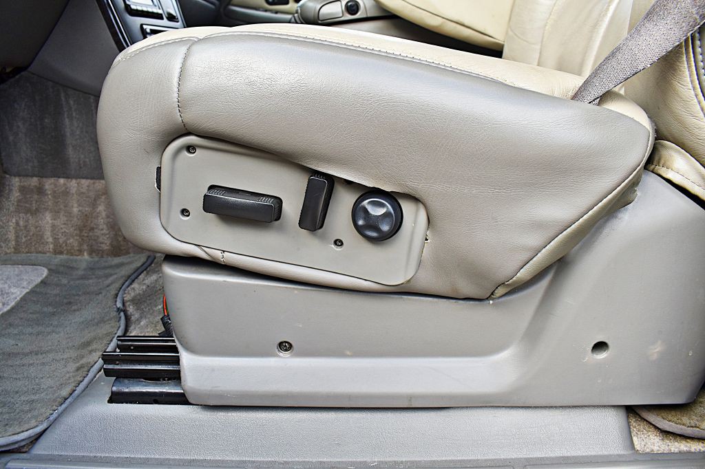 2002 GMC Sierra Image 39