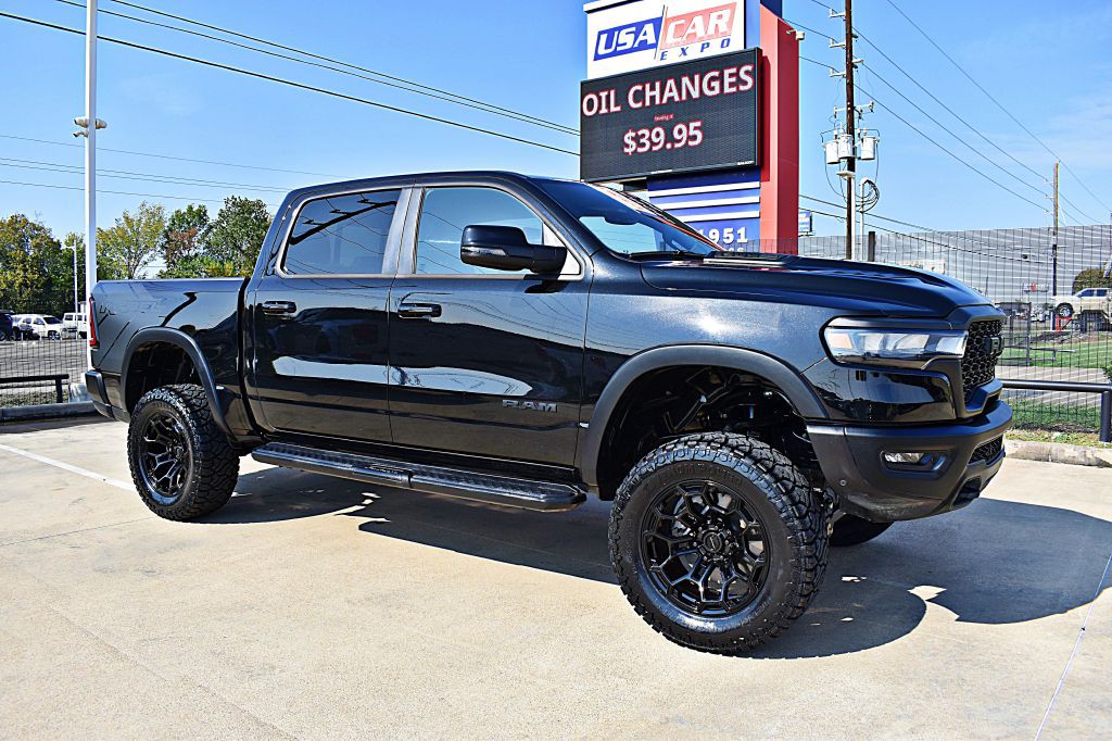 2025 RAM 1500 Image 3