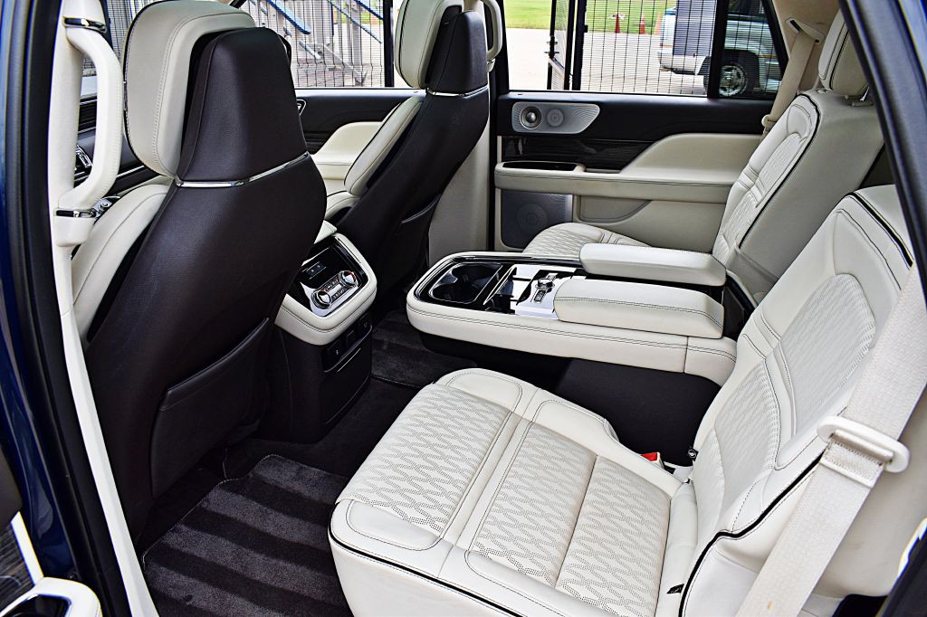 2018 Lincoln Navigator Image 18