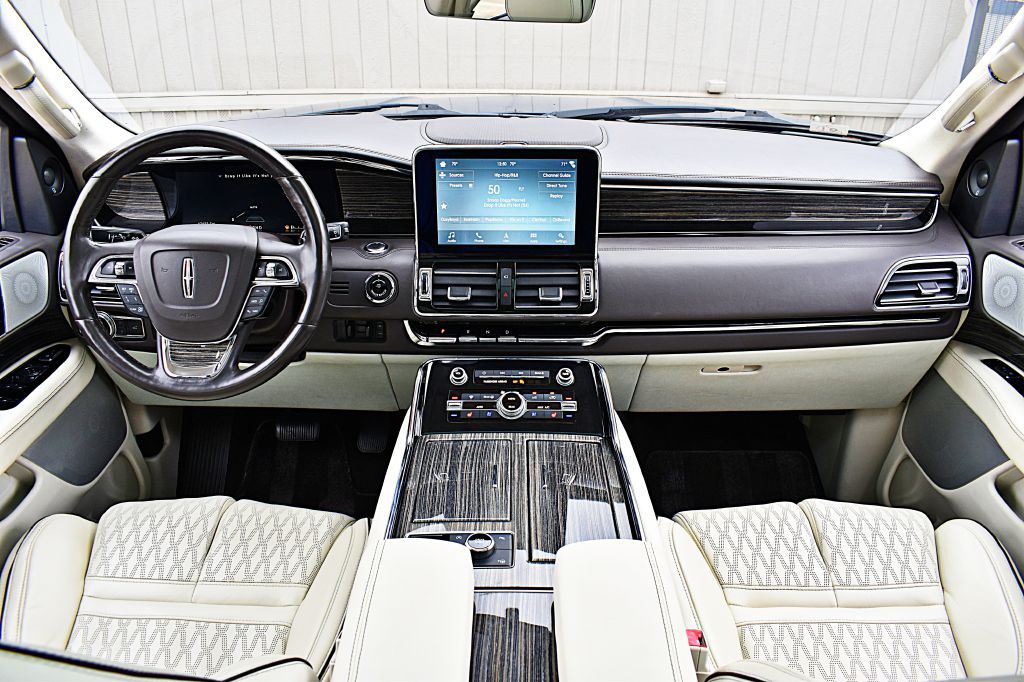 2018 Lincoln Navigator Image 26