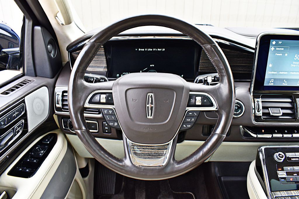 2018 Lincoln Navigator Image 28