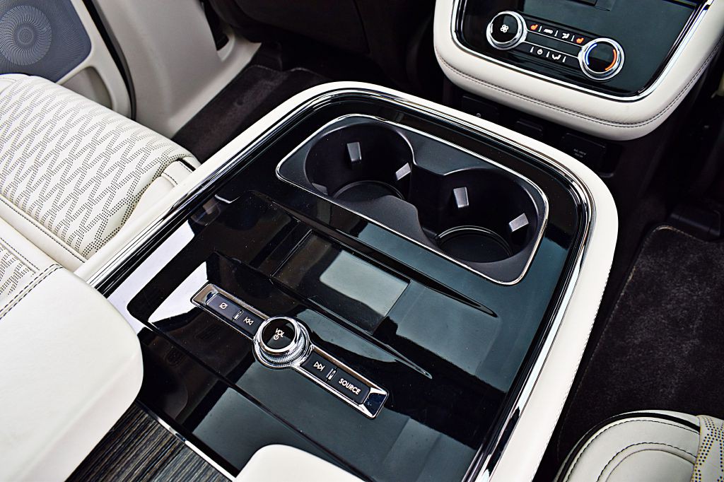 2018 Lincoln Navigator Image 32