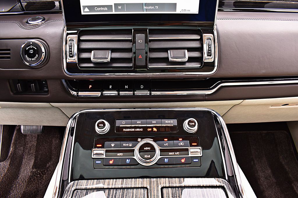 2018 Lincoln Navigator Image 37