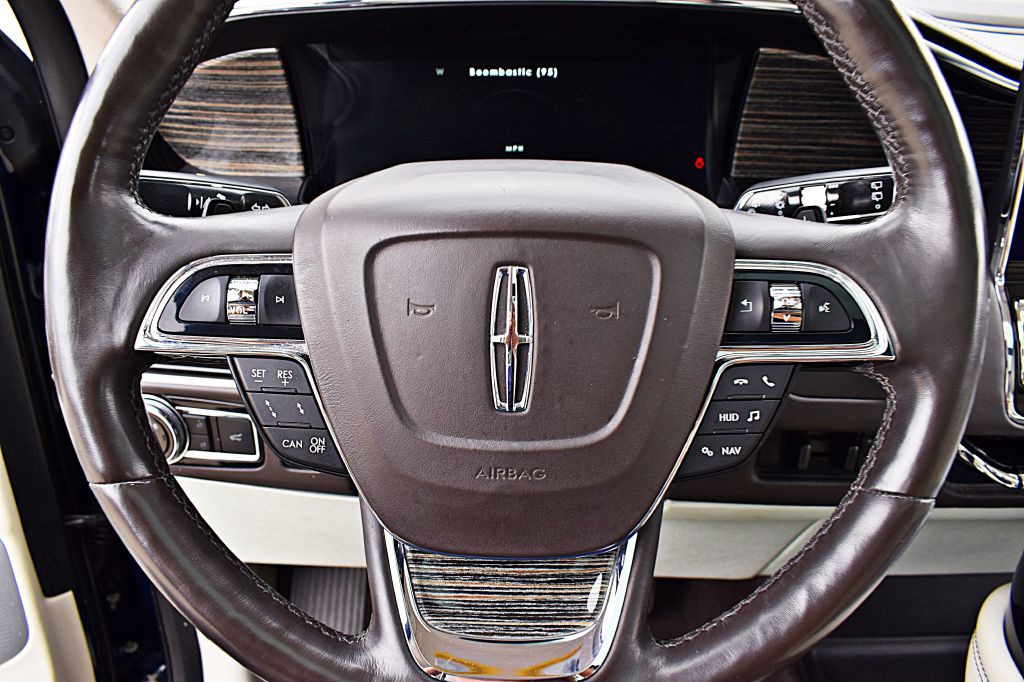 2018 Lincoln Navigator Image 43