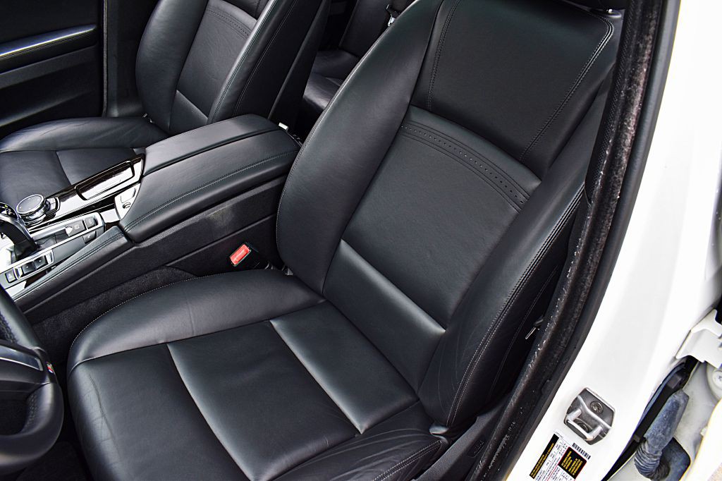 2016 BMW 5 Series Image 17