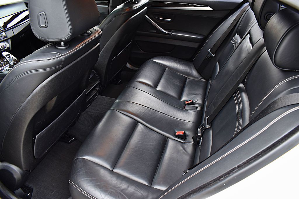 2016 BMW 5 Series Image 18