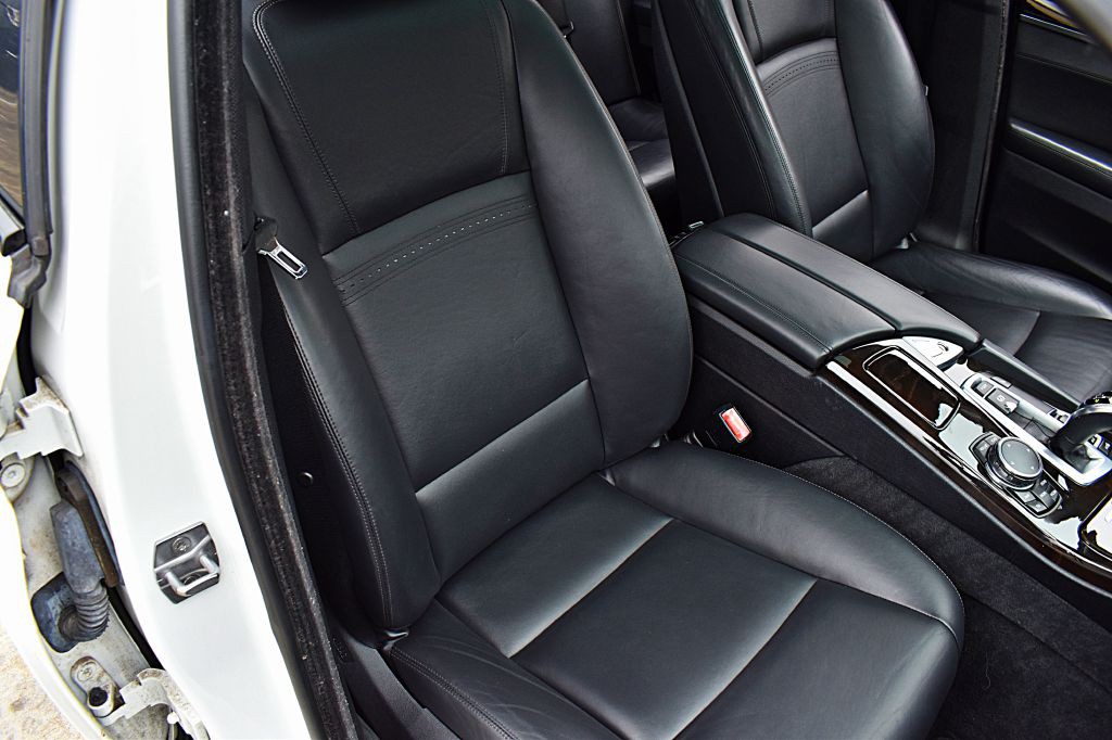 2016 BMW 5 Series Image 21