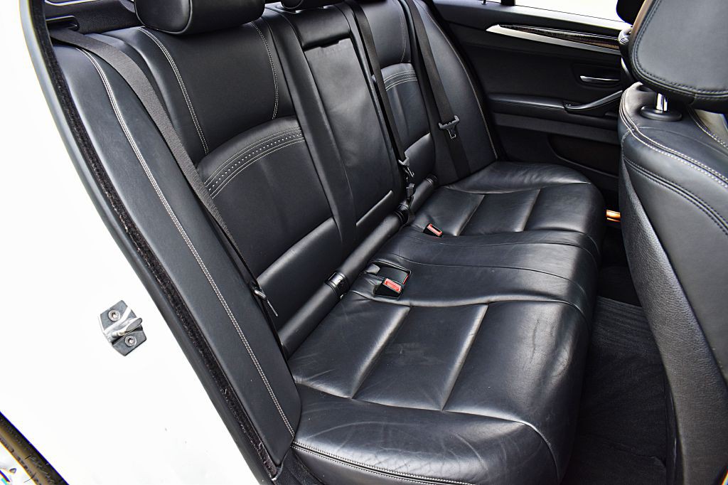 2016 BMW 5 Series Image 23