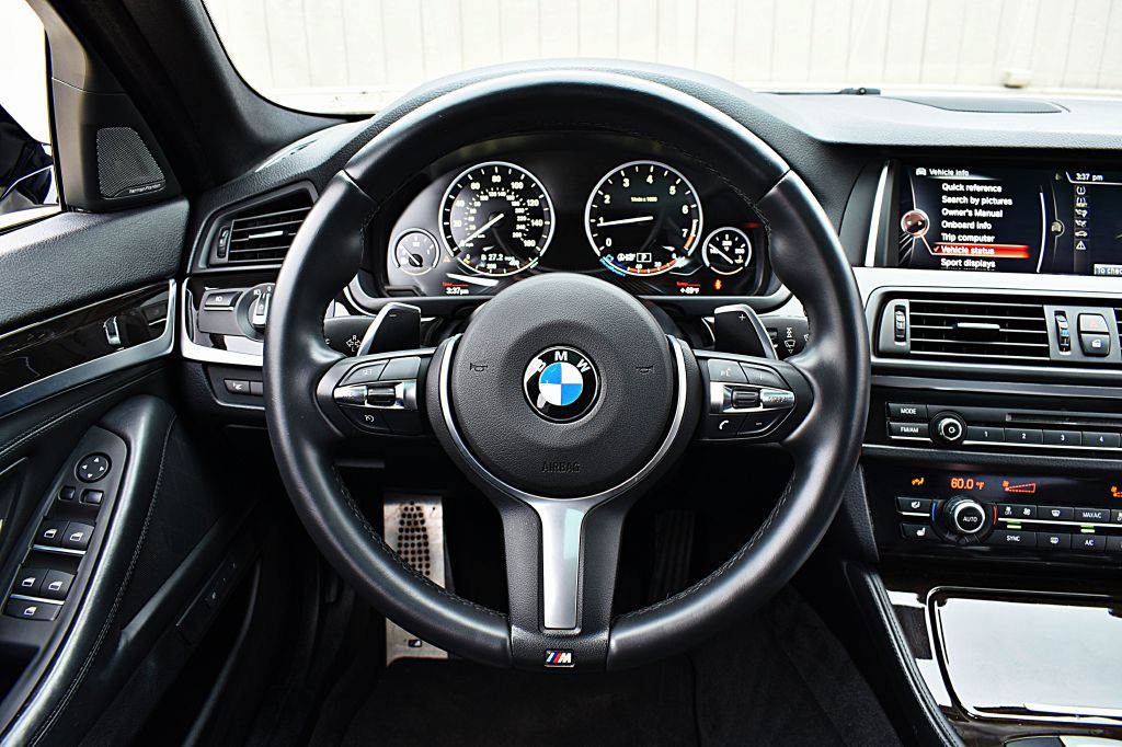 2016 BMW 5 Series Image 26