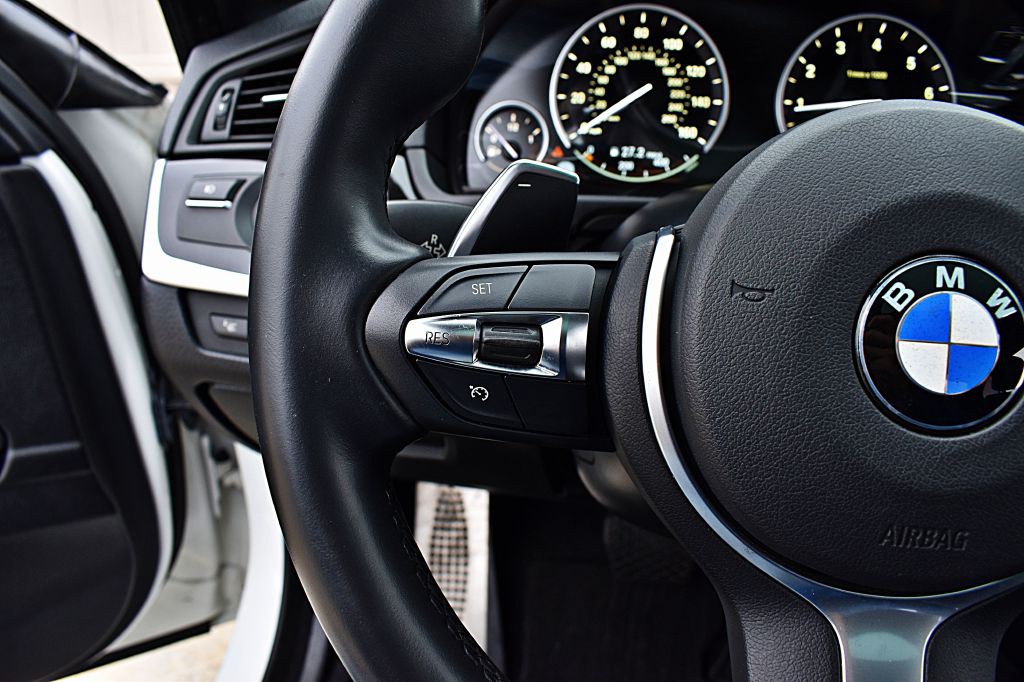 2016 BMW 5 Series Image 38