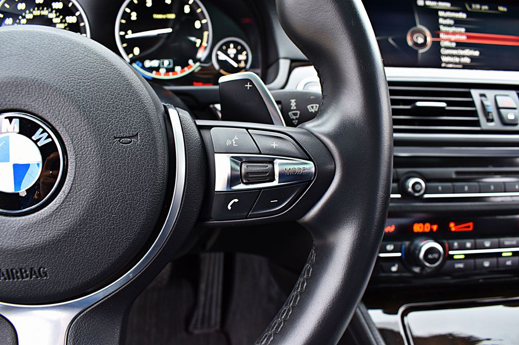 2016 BMW 5 Series Image 39