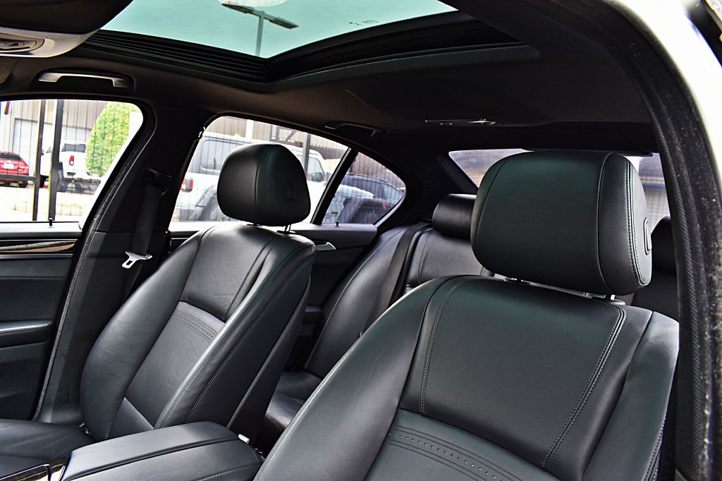 2016 BMW 5 Series Image 48