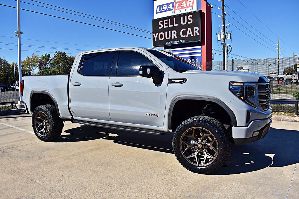 2025 GMC Sierra Image 3
