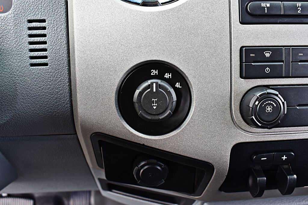 2015 Ford F-250 Image 38