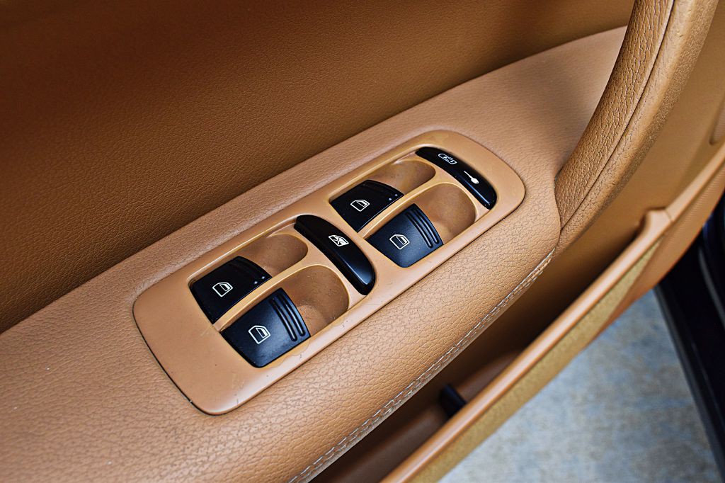 2009 Porsche Cayenne Image 40