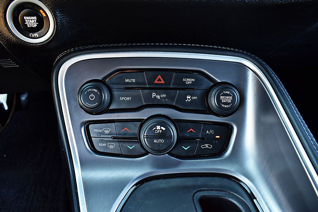 2021 Dodge Challenger Image 31