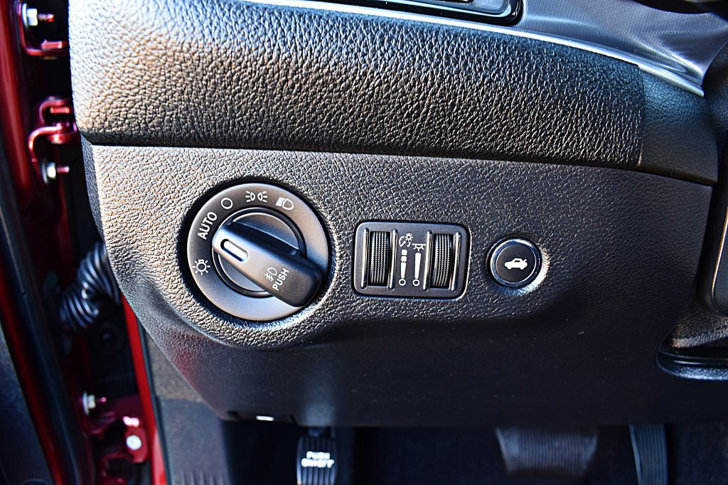 2021 Dodge Challenger Image 39