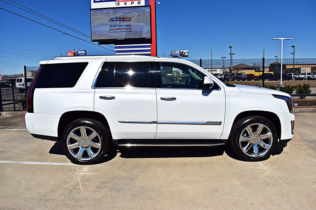 2017 Cadillac Escalade Image 4