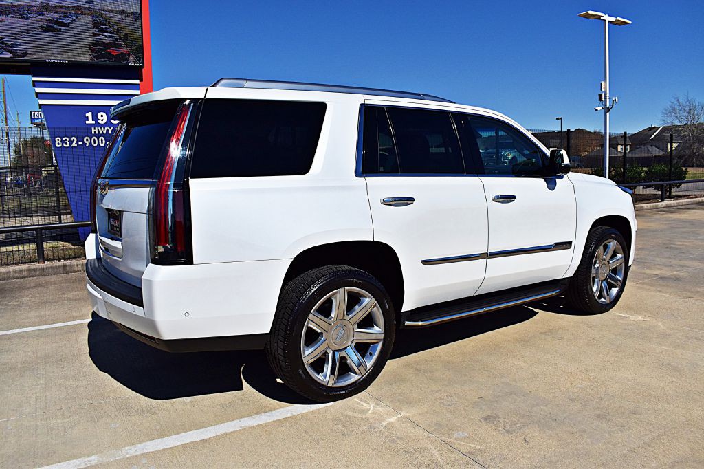 2017 Cadillac Escalade Image 5