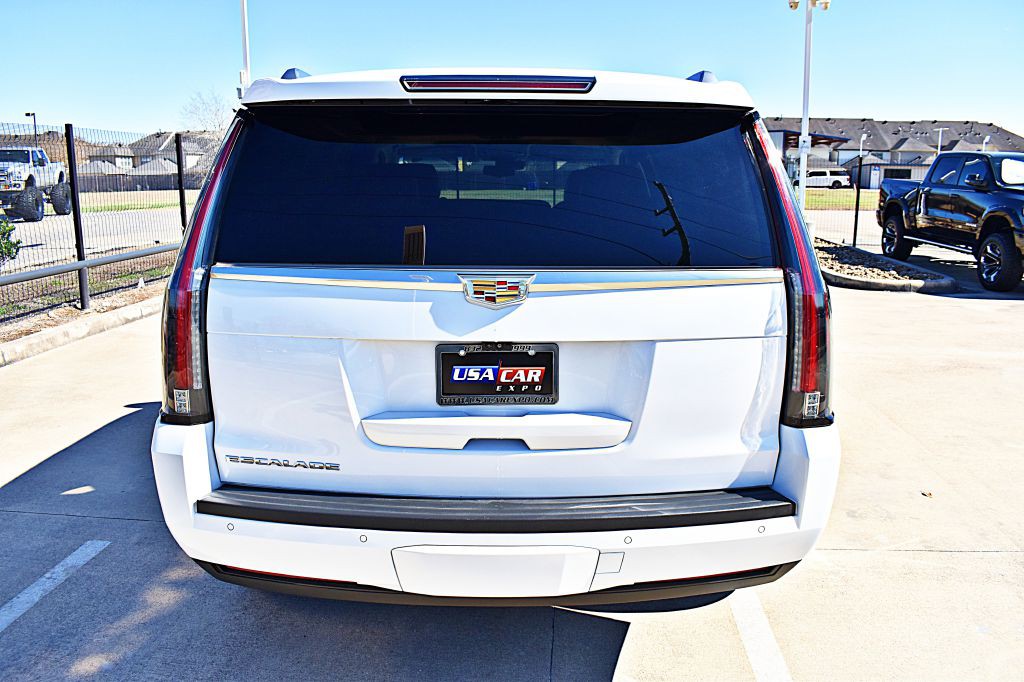 2017 Cadillac Escalade Image 6