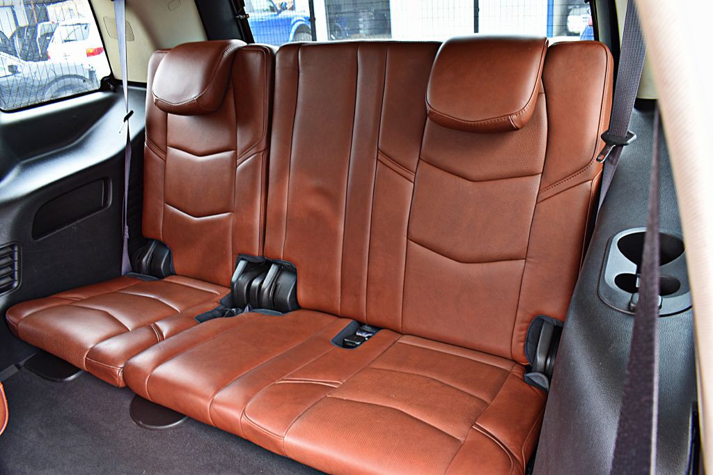 2017 Cadillac Escalade Image 20