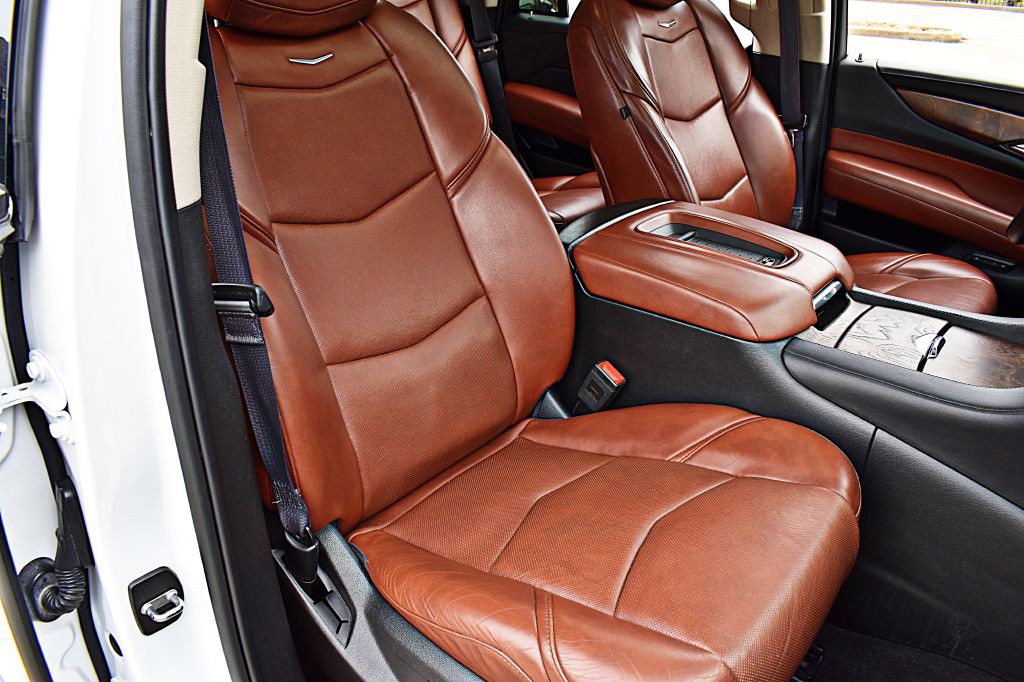 2017 Cadillac Escalade Image 22