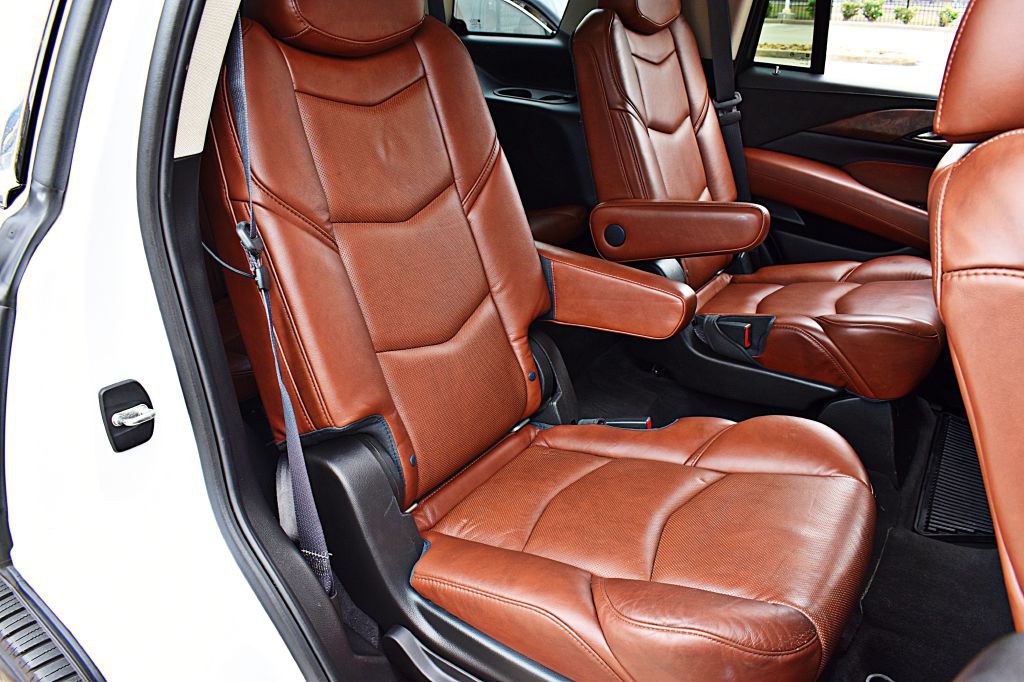 2017 Cadillac Escalade Image 24