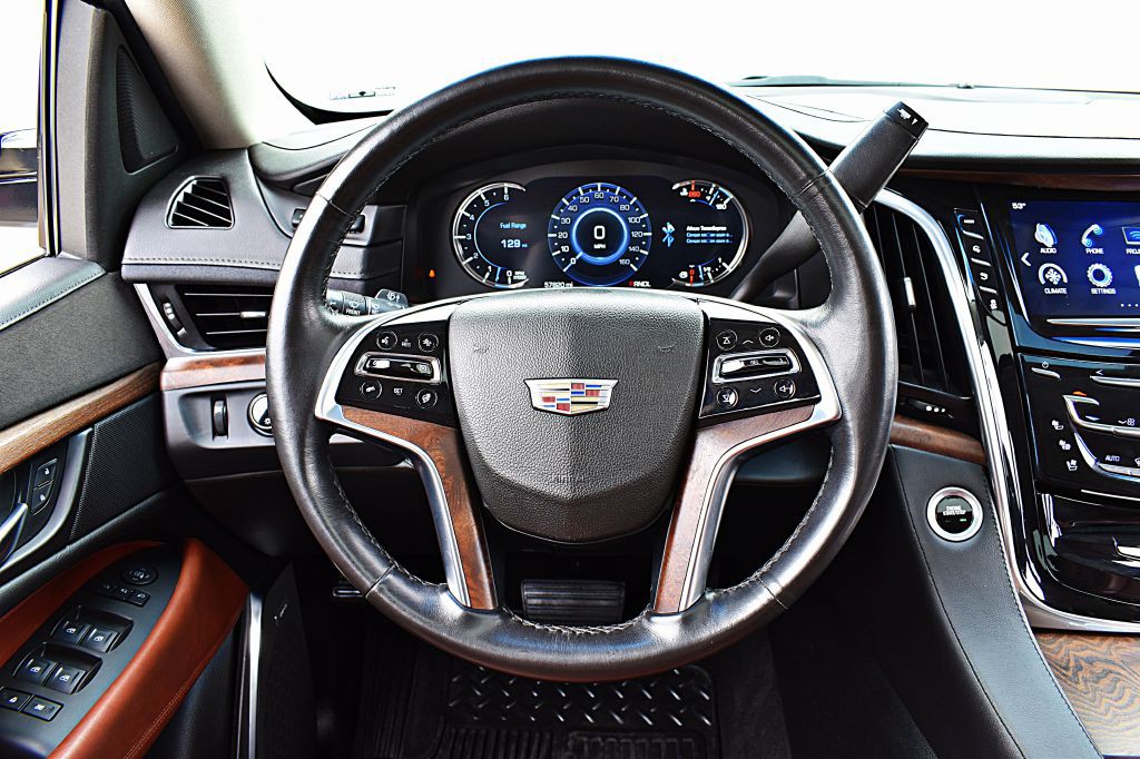 2017 Cadillac Escalade Image 28