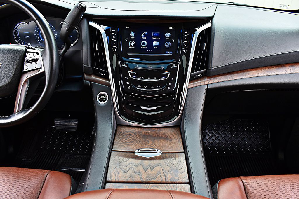 2017 Cadillac Escalade Image 29