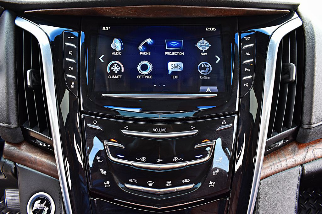 2017 Cadillac Escalade Image 32