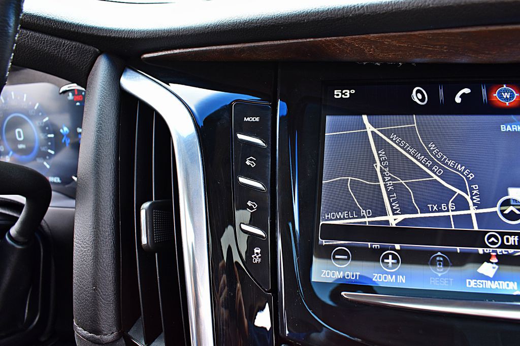 2017 Cadillac Escalade Image 36