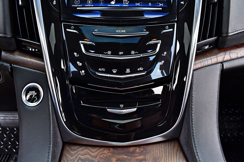 2017 Cadillac Escalade Image 37