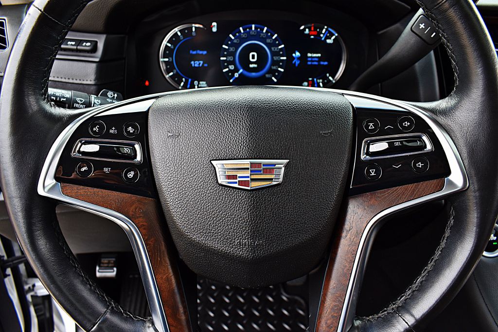 2017 Cadillac Escalade Image 44