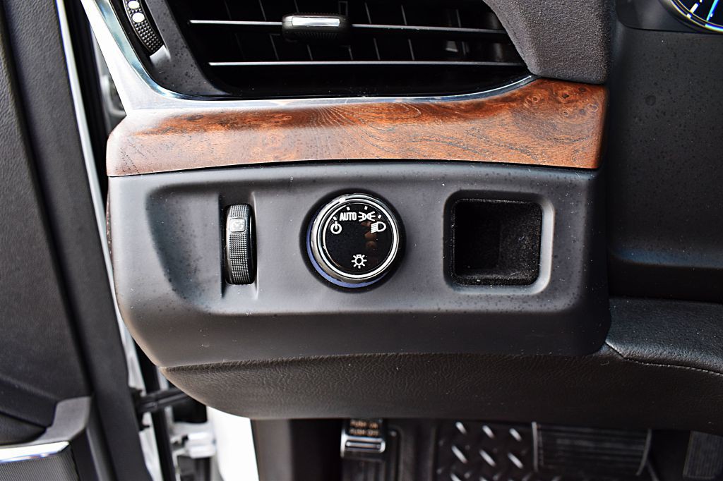 2017 Cadillac Escalade Image 50