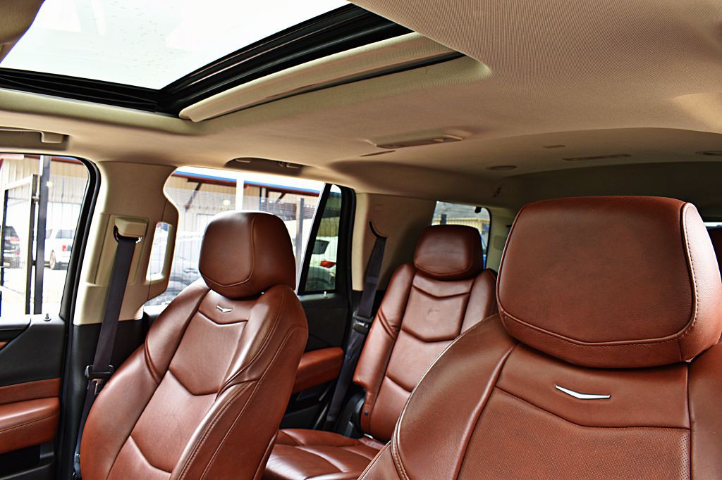 2017 Cadillac Escalade Image 55