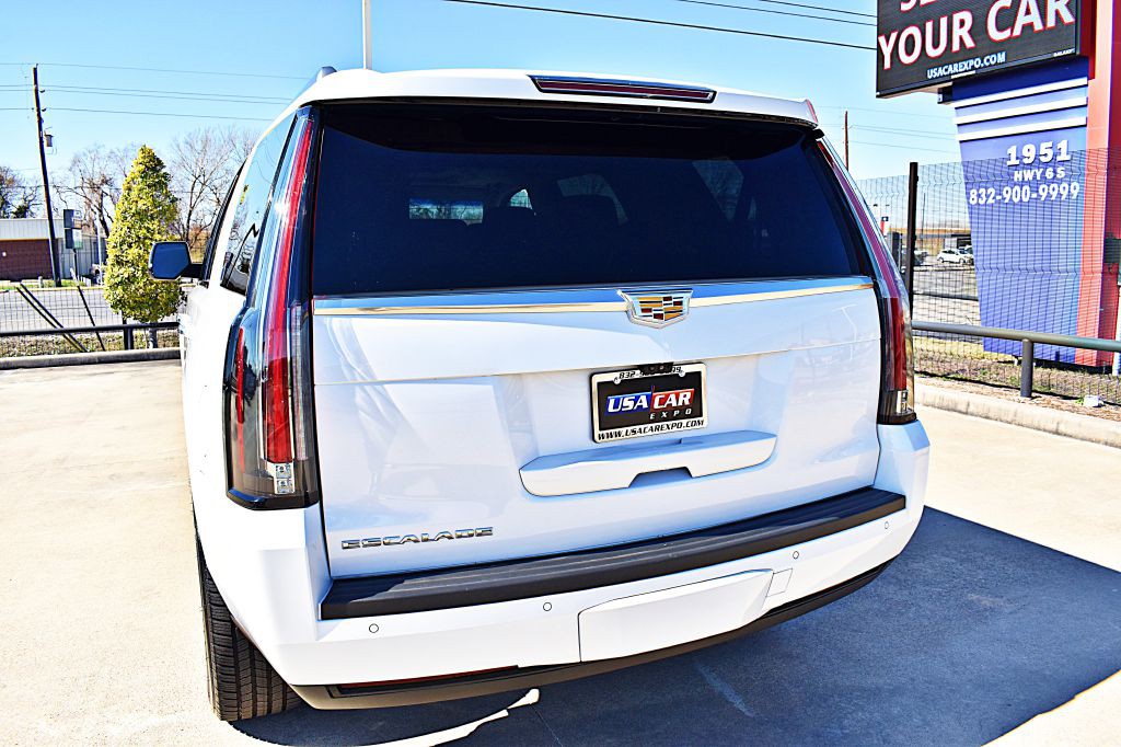 2017 Cadillac Escalade Image 64