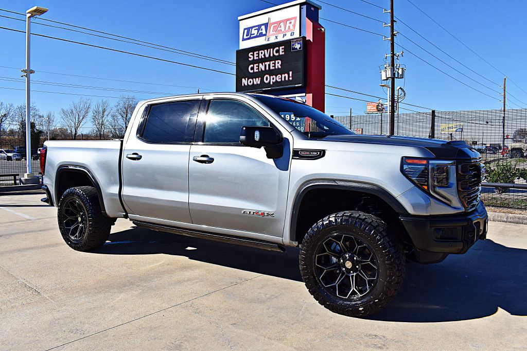 2024 GMC Sierra Image 3